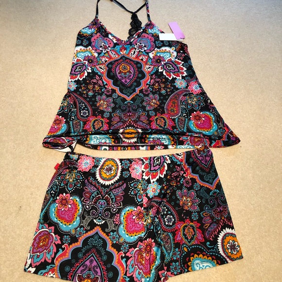 Natori Other - Josie by Natori Pajama Set